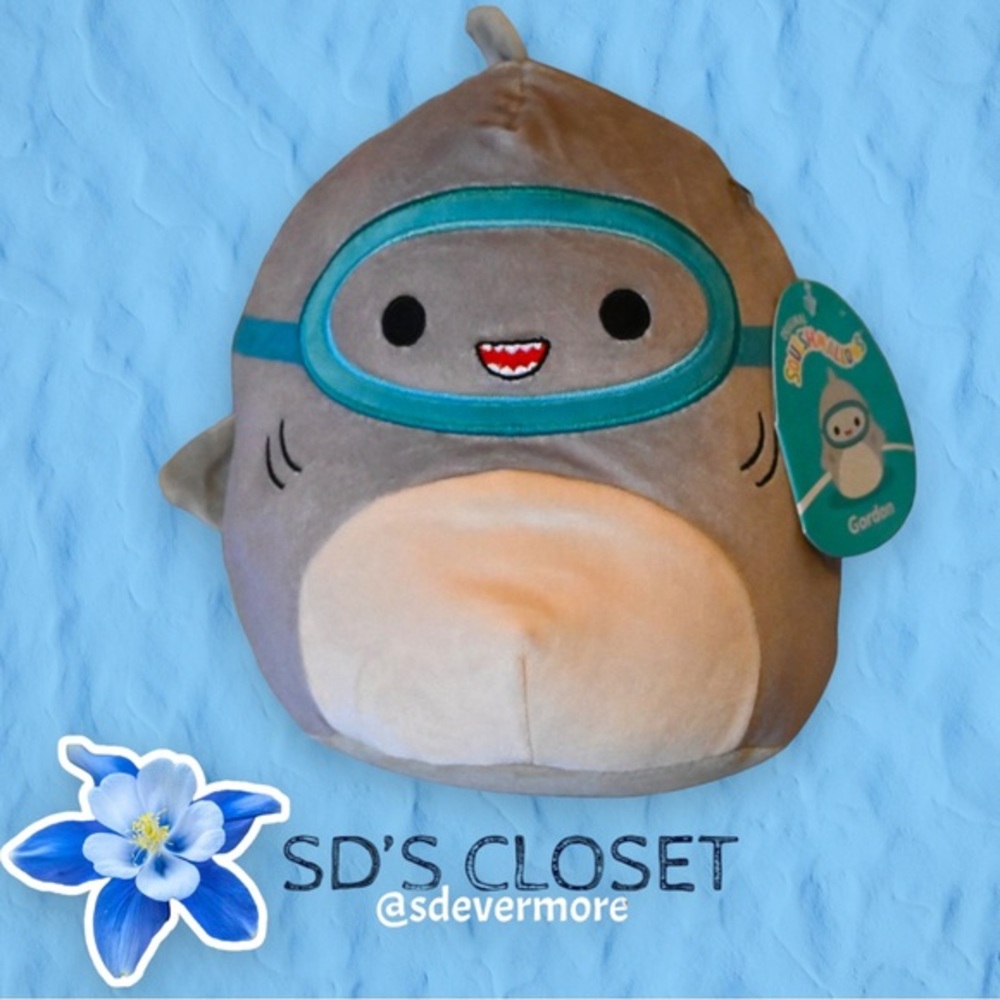 NWT Gordon Shark, 8 in Squishmallow